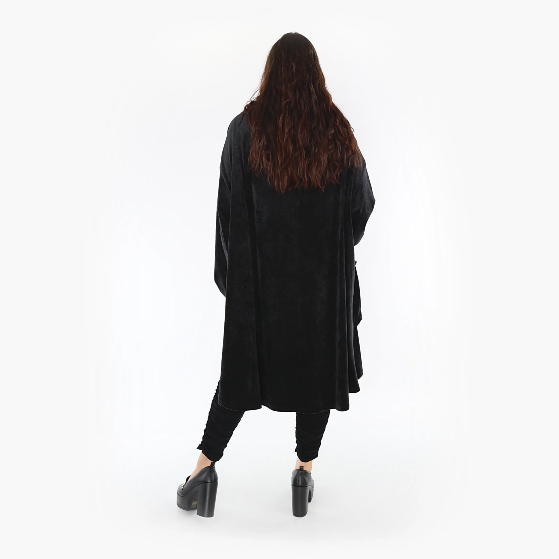  Stylischer Vokuhila-Mantel aus weichem Fleece in lässigem Plus Size für einen modernen Look