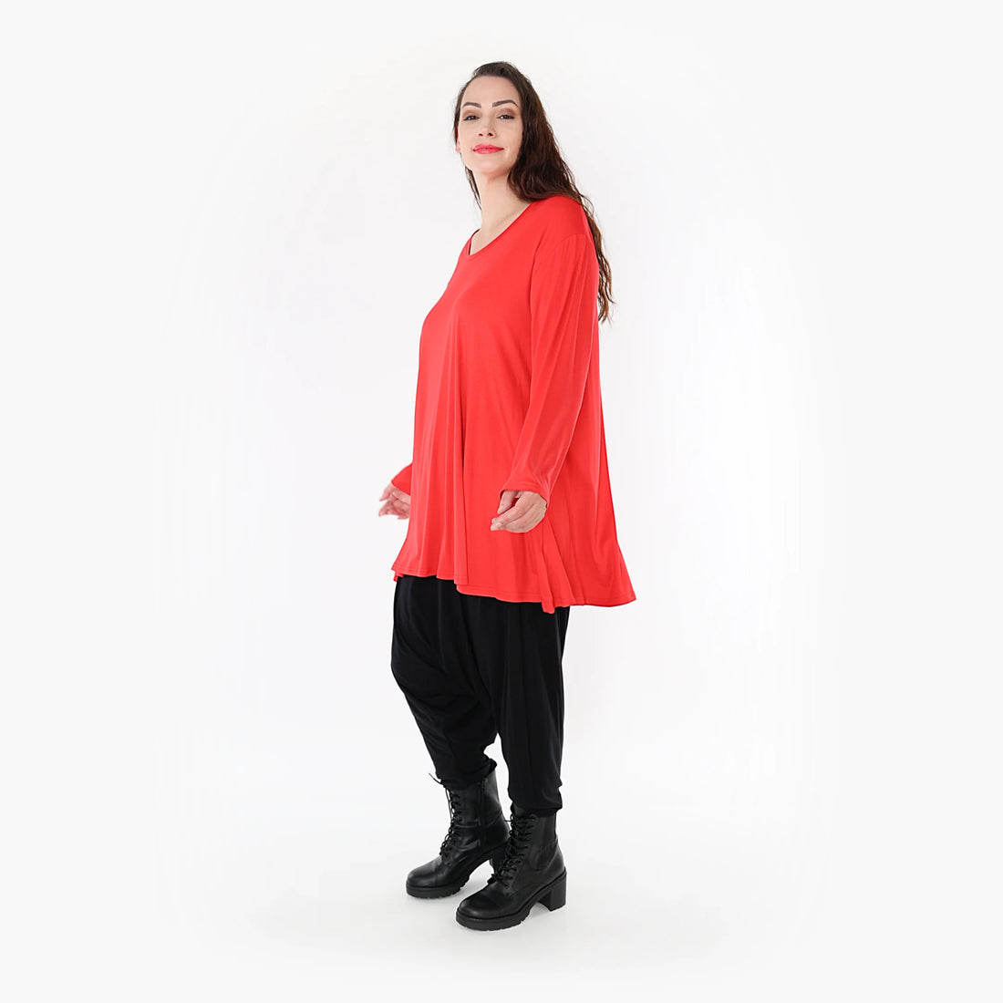  Lässiges Glocken-Form Shirt aus weichem Viskose-Jersey in zeitlosem Rot mit Taschen und Oversize-Schnitt