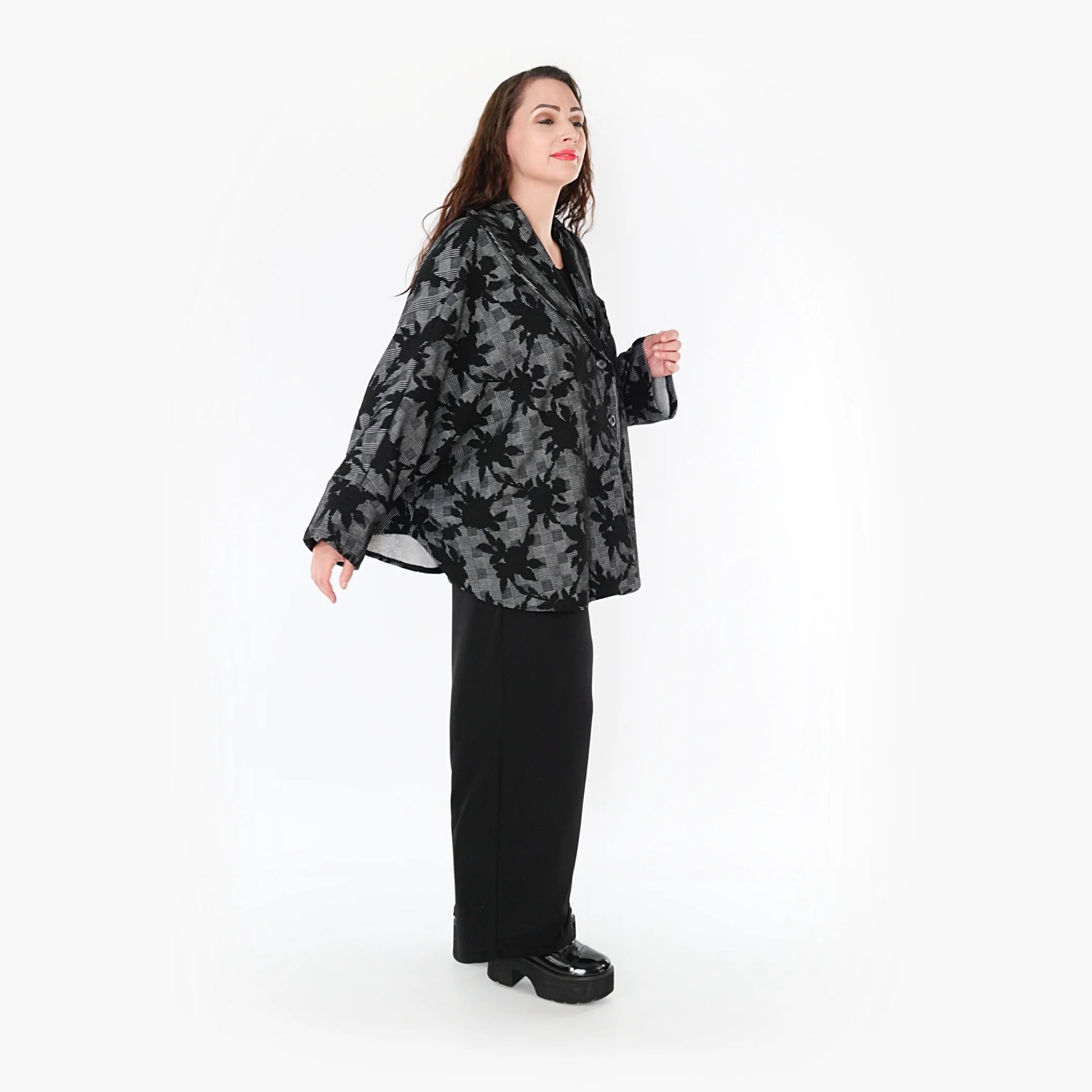  Oversize Jacquard Jacke in Schwarz-Grau für den lässigen Lagenlook in Plus Size Fashion