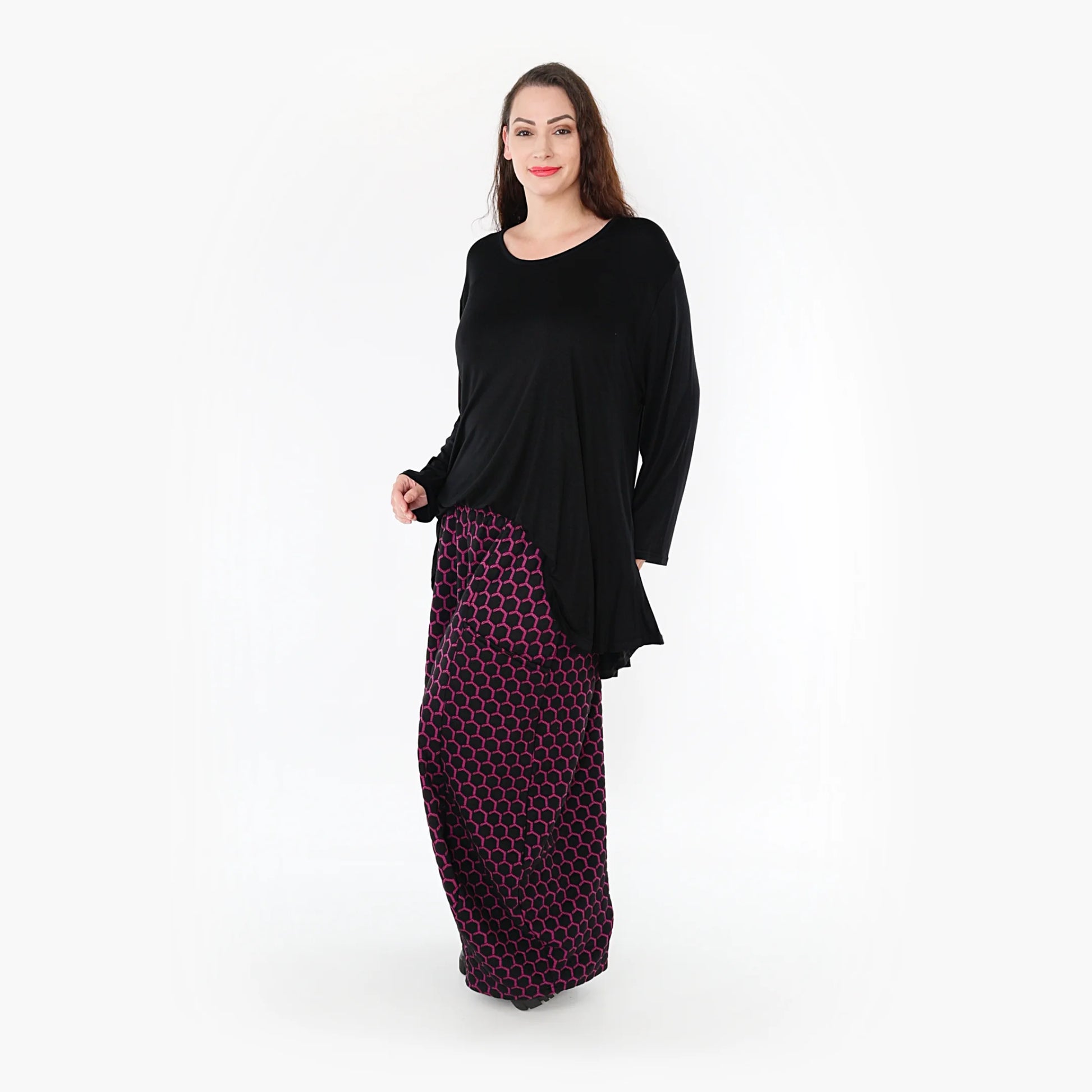  Stylische Ballonhose in Schwarz-Rosa mit Rautenmuster für trendy Lagenlooks und Komfort