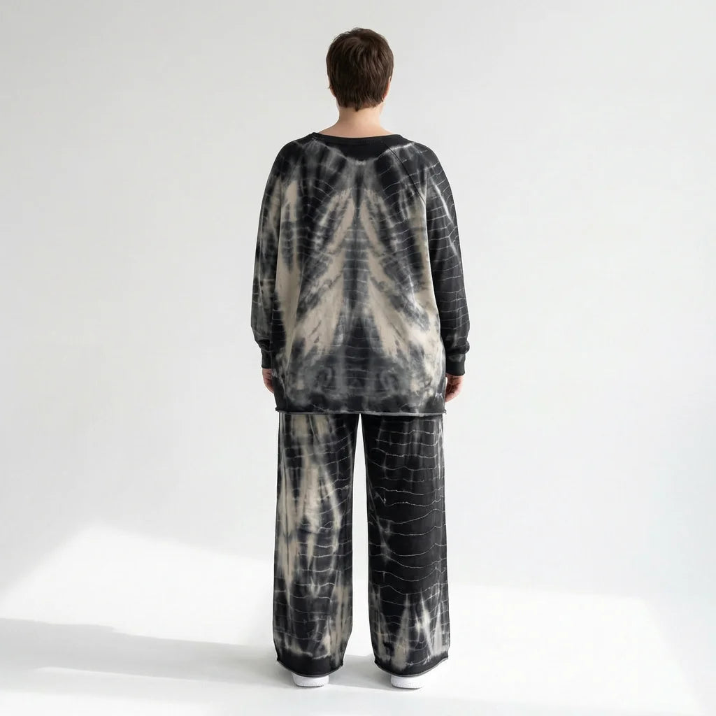 Tie-Dye Oversize Zweiteiler aus French Terry von B-One – Komfort trifft Avantgarde | Modeare