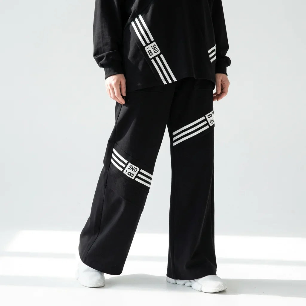 Zweiteiler im Oversize-Design aus French Terry mit Printdetails in Schwarz-Weiß von B-One – jetzt bei Modeare entdecken