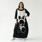 Cadrelli Maxikleid in Schwarz-Weiß mit Kunst-Print & French Terry – Avantgarde Damenmode bei Modeare entdecken