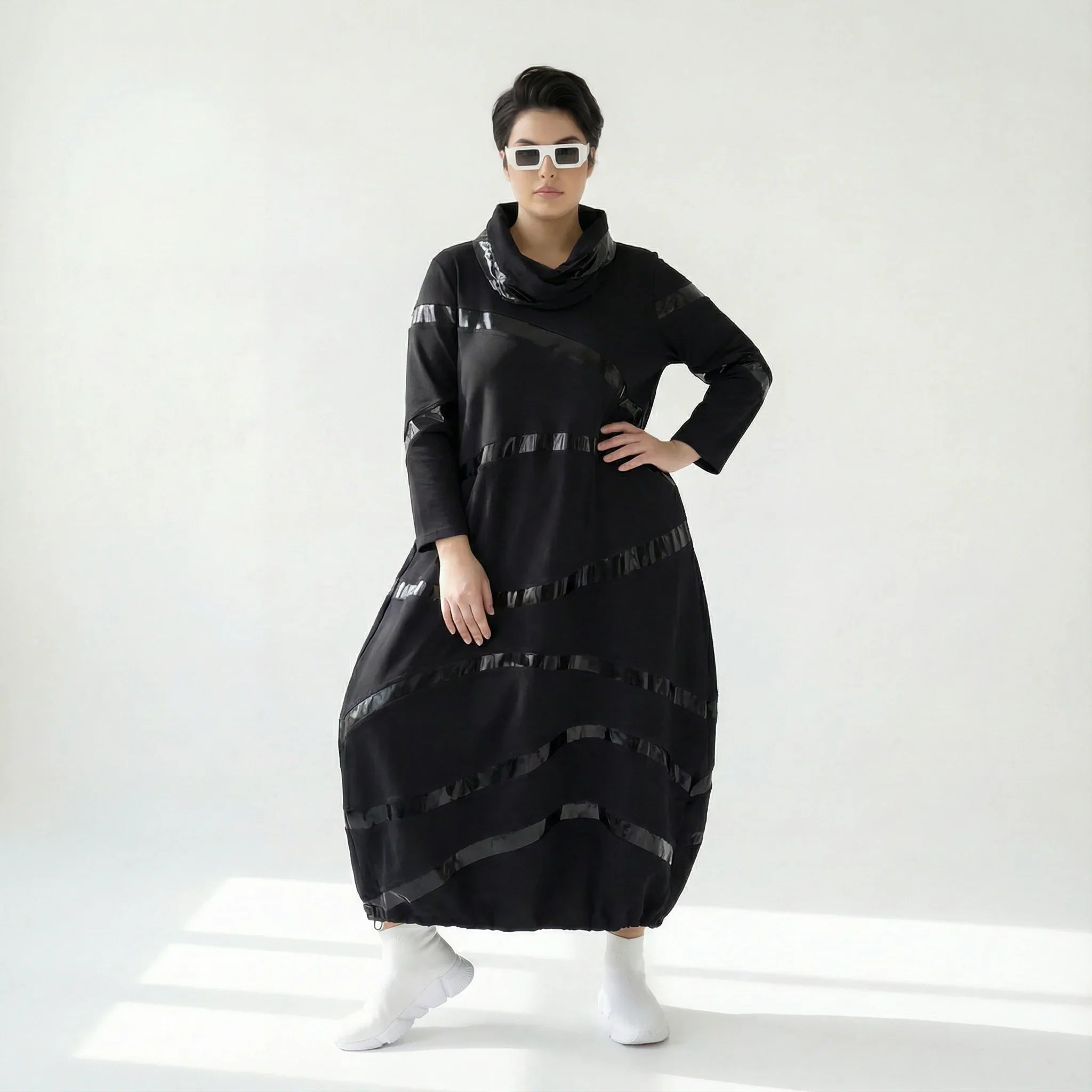 Ballonkleid aus Romanit Jersey mit Lederimitat-Streifen – weich & stretchig | Riberance bei Modeare entdecken