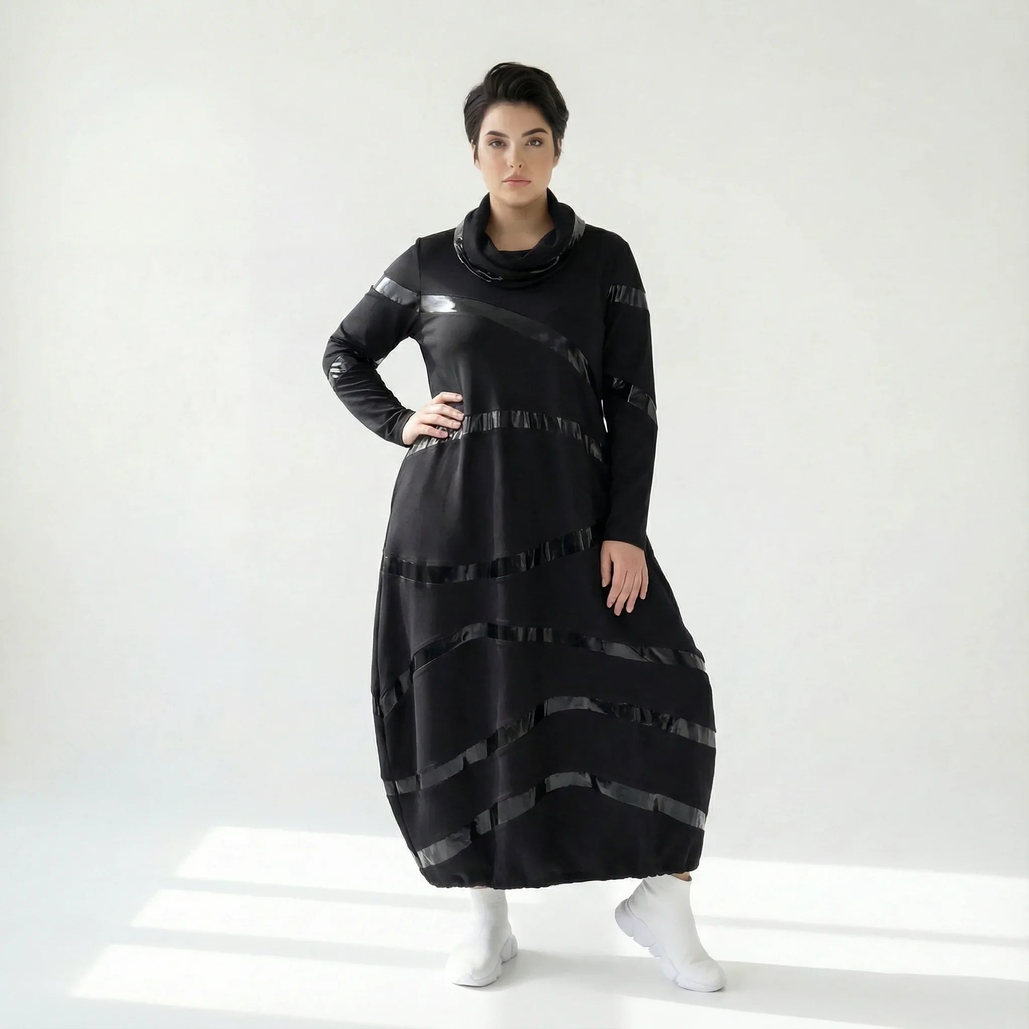 Ballonkleid aus Romanit Jersey mit Lederimitat-Streifen – weich & stretchig | Riberance bei Modeare entdecken