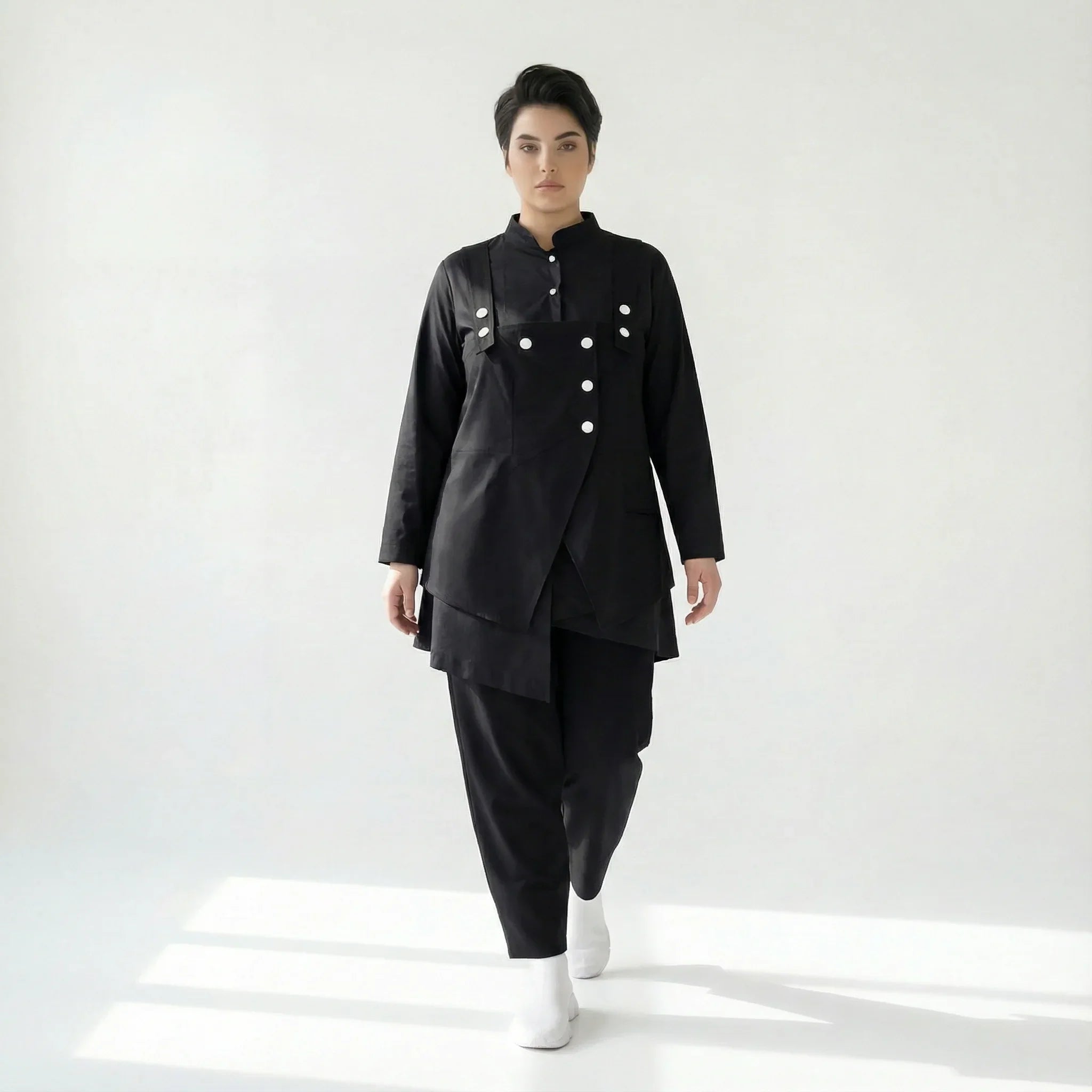 iZAR Avantgarde Damen Set aus Popeline – Bluse, Weste & Hose in Schwarz | Modeare Oversize Kurator-Look für Übergang