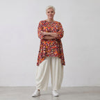 Leichtes weiches Viskoseshirt in Rot und Schwarz mit A-Linie 3/4-Arm und rundem Ausschnitt