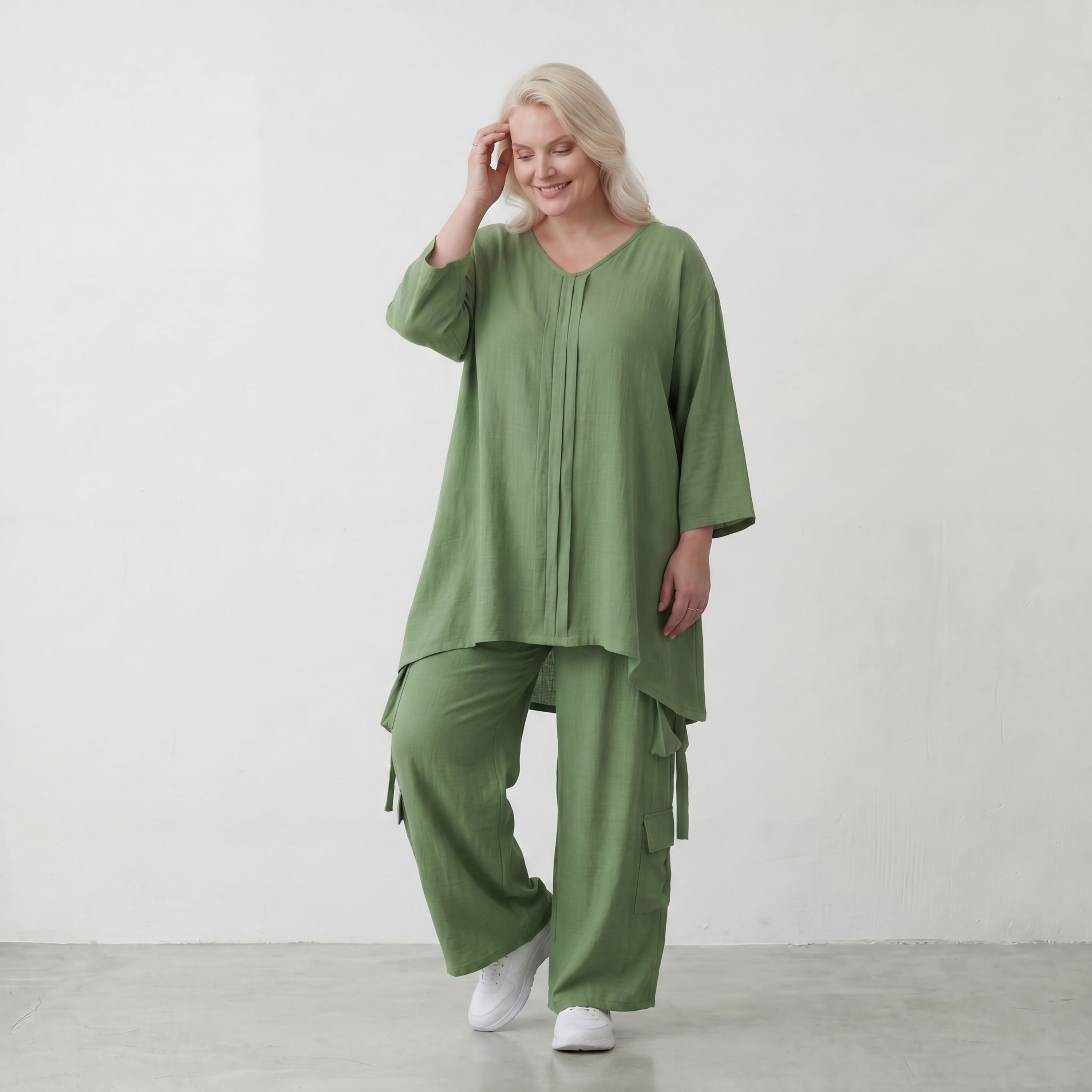 Khaki Leinenlook Shirt im legeren locker Oversize Lagenlook mit Biesen und V Ausschnitt