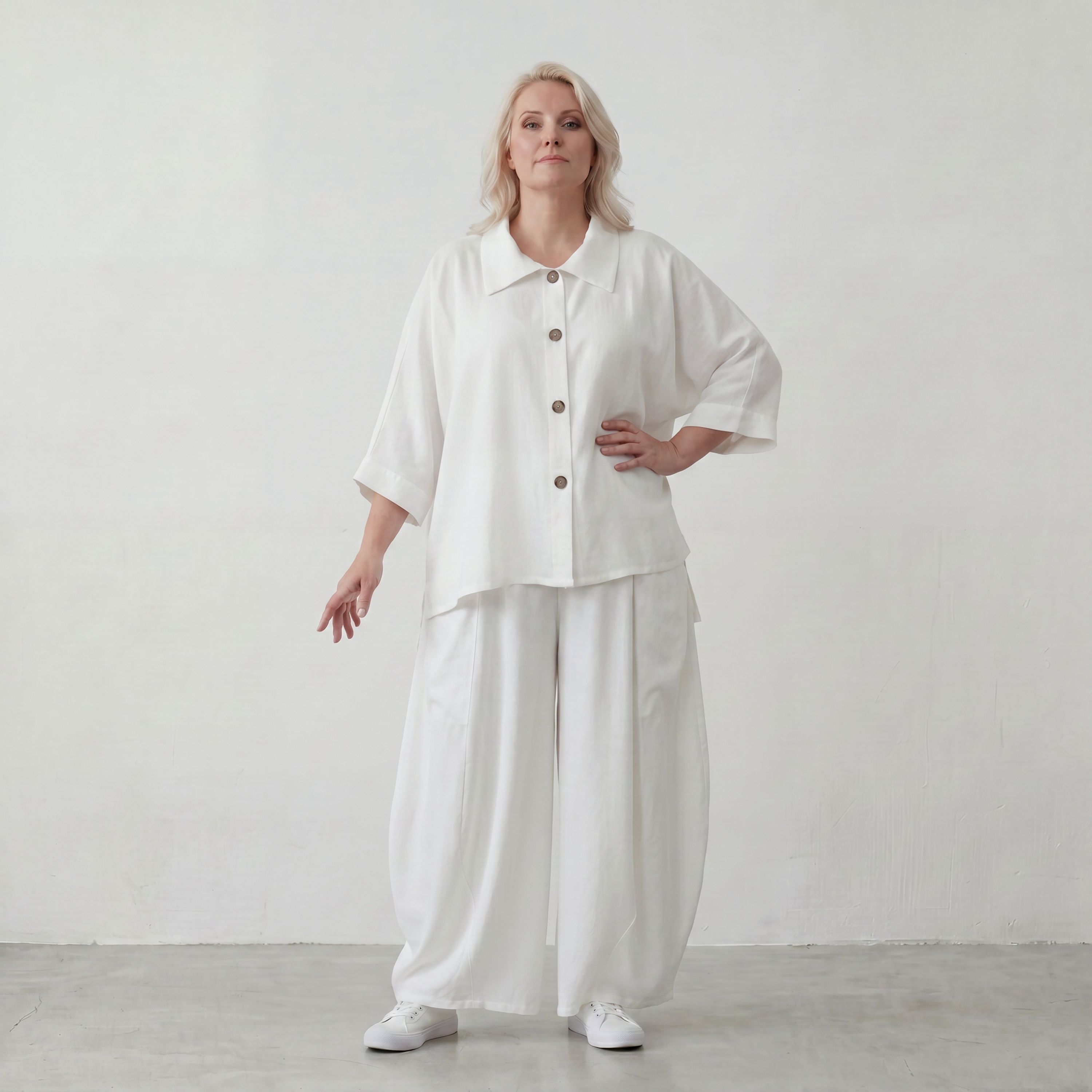 Zeitlose Weiß Ballonhose im Lagenlook Oversize sehr luftig mit Leinenoptik sommerlich