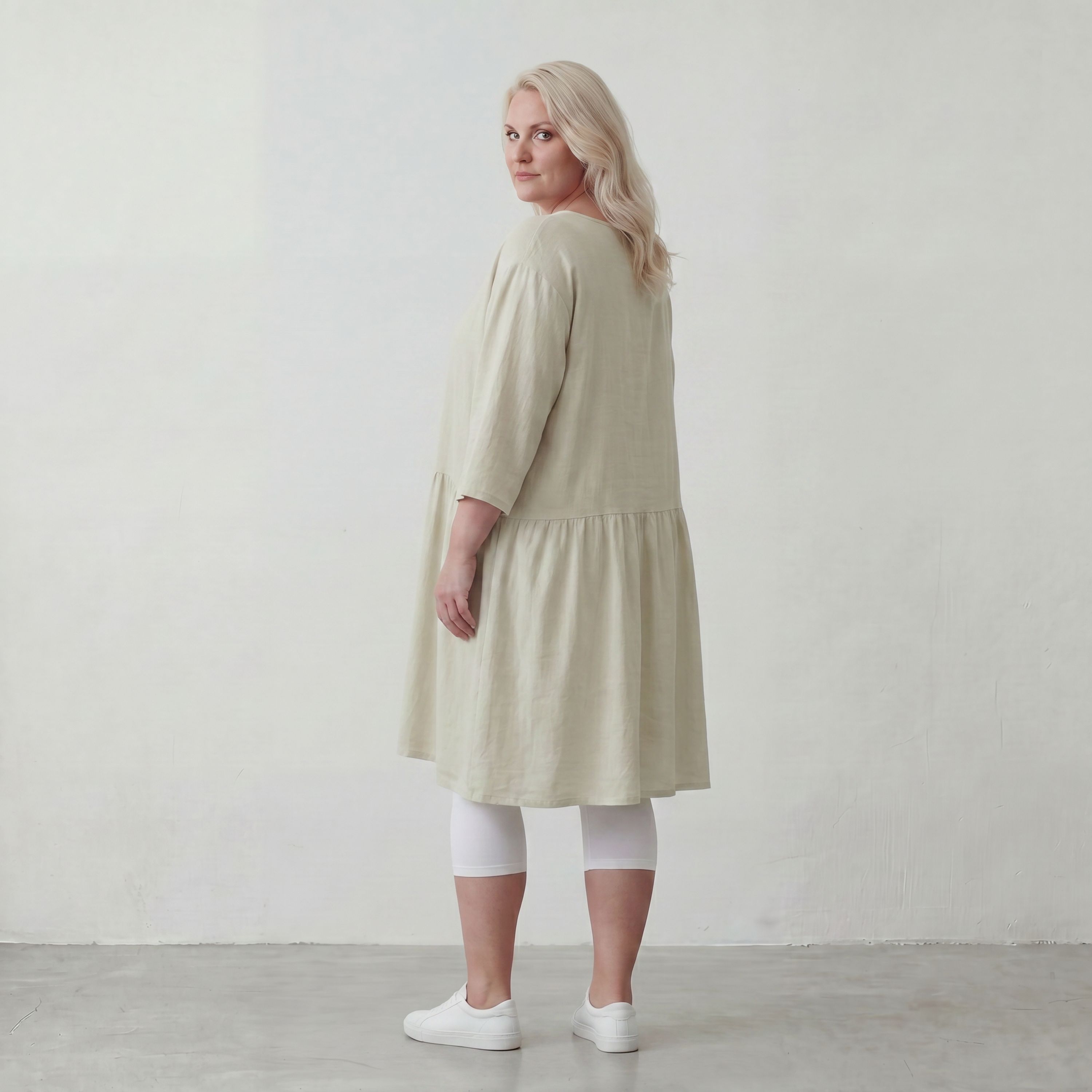 Zeitloses Beigekleid im legeren Lagenlook mit Leinenoptik Oversize A Linie leicht luftig