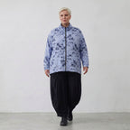 Leichte Popelinejacke in Blau Weiss Schwarz mit Streifen Blumenmuster Stehkragen Look