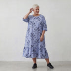 A-Form Kleid aus leichter Popeline in blau weiß schwarz mit Blumenmuster und Taschen