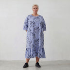 A-Form Kleid aus leichter Popeline in blau weiß schwarz mit Blumenmuster und Taschen