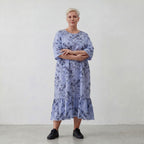 A-Form Kleid aus leichter Popeline in blau weiß schwarz mit Blumenmuster und Taschen