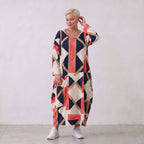 Ballonkleid aus Viskose Jersey in Marine und Rot mit 3/4-Arm Rundhals und Seitentaschen