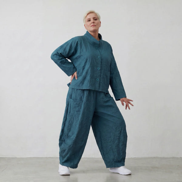 Ausgefallene Oversize Jacke im luftig leichten Lagenlook mit Crash Popeline und Stehkragen, Tannengrün
