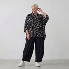Jacke in Schwarzweiss mit Grafikmuster aus Popeline gerundetem Schnitt und Dreiviertelarm