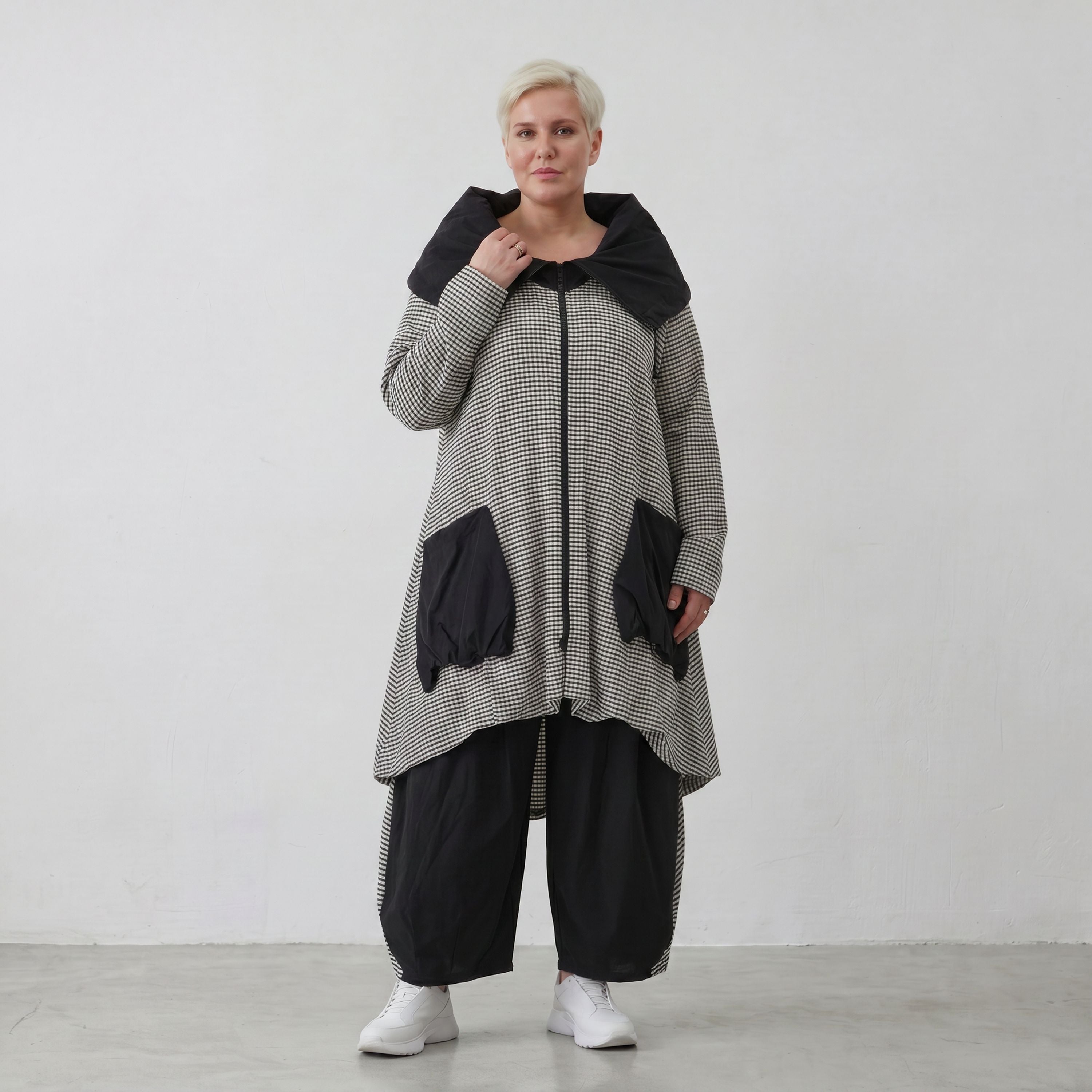 Leichter luftig Crinklemantel im Lagenlook Schwarz Weiß Oversize leger und zeitlos elegant