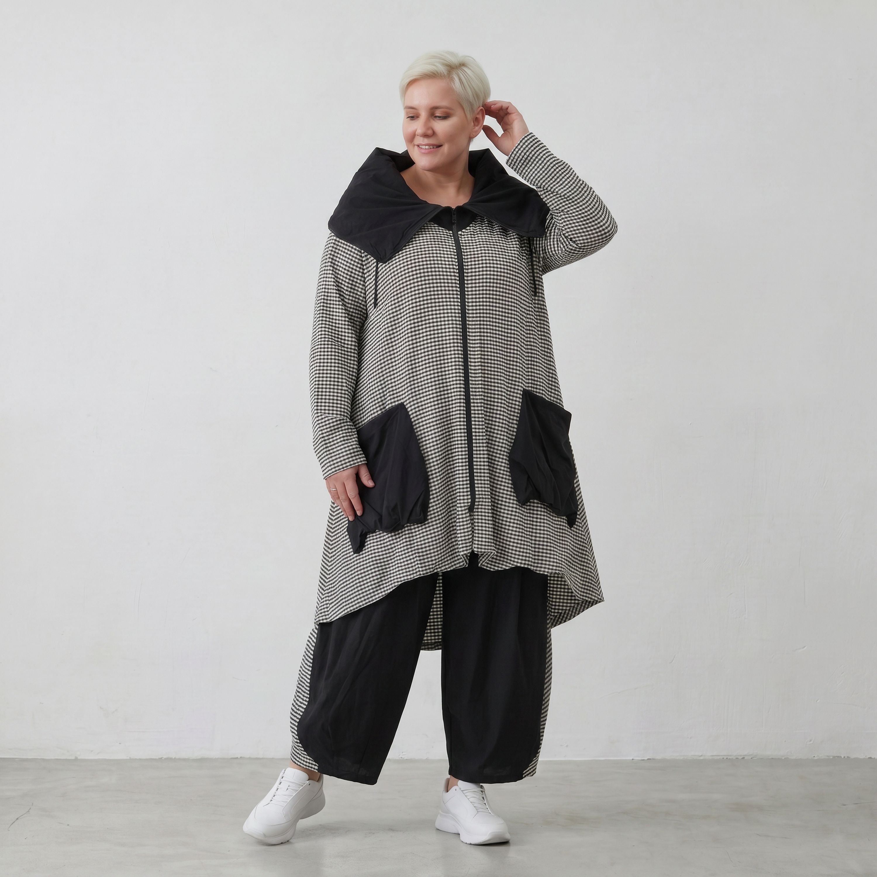 Leichter luftig Crinklemantel im Lagenlook Schwarz Weiß Oversize leger und zeitlos elegant
