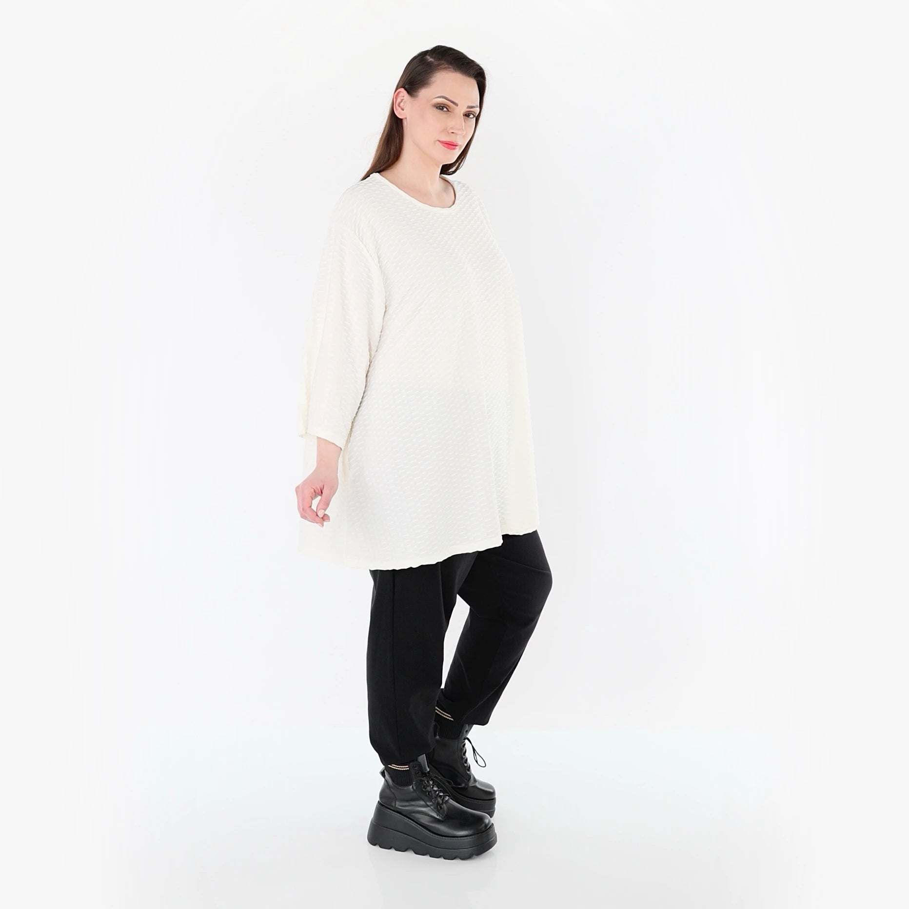 Big Shirt im ausgefallenen Lagenlook aus stretchigem Jacquard mit weichem Waffel-Muster, Weiß