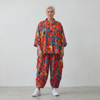 Leichte Ballonhose in Mohnrot mit elastischem Bund und Raffung für den lässigen Sommerlook