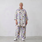 Leichte Sommerhose in zartem Weiß mit Lila und Grün für einen geraden lässigen Sommerlook