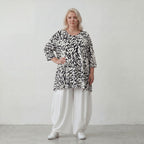 Fliessendes Viskose Shirt im Lagenlook Weiß/Schwarz mit legerem Oversize A-Linie zeitlos