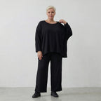 Kastiges Oversize Shirt aus fein elastischem Jersey im legeren Lagenlook mit Overlock Musterung, Schwarz
