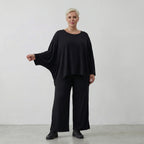 Kastiges Oversize Shirt aus fein elastischem Jersey im legeren Lagenlook mit Overlock Musterung, Schwarz