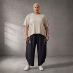 Kastiges Kurzarmshirt aus weichem Stretch Jersey in Beige mit dekorativem Ösenband Akzent