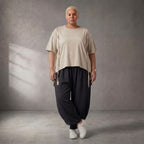 Kastiges Kurzarmshirt aus weichem Stretch Jersey in Beige mit dekorativem Ösenband Akzent