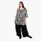 AKH Fashion Shirt in Glocken-Form, aus Viskose, 1287.01892, Schwarz-Weiß, Blumen, Schick