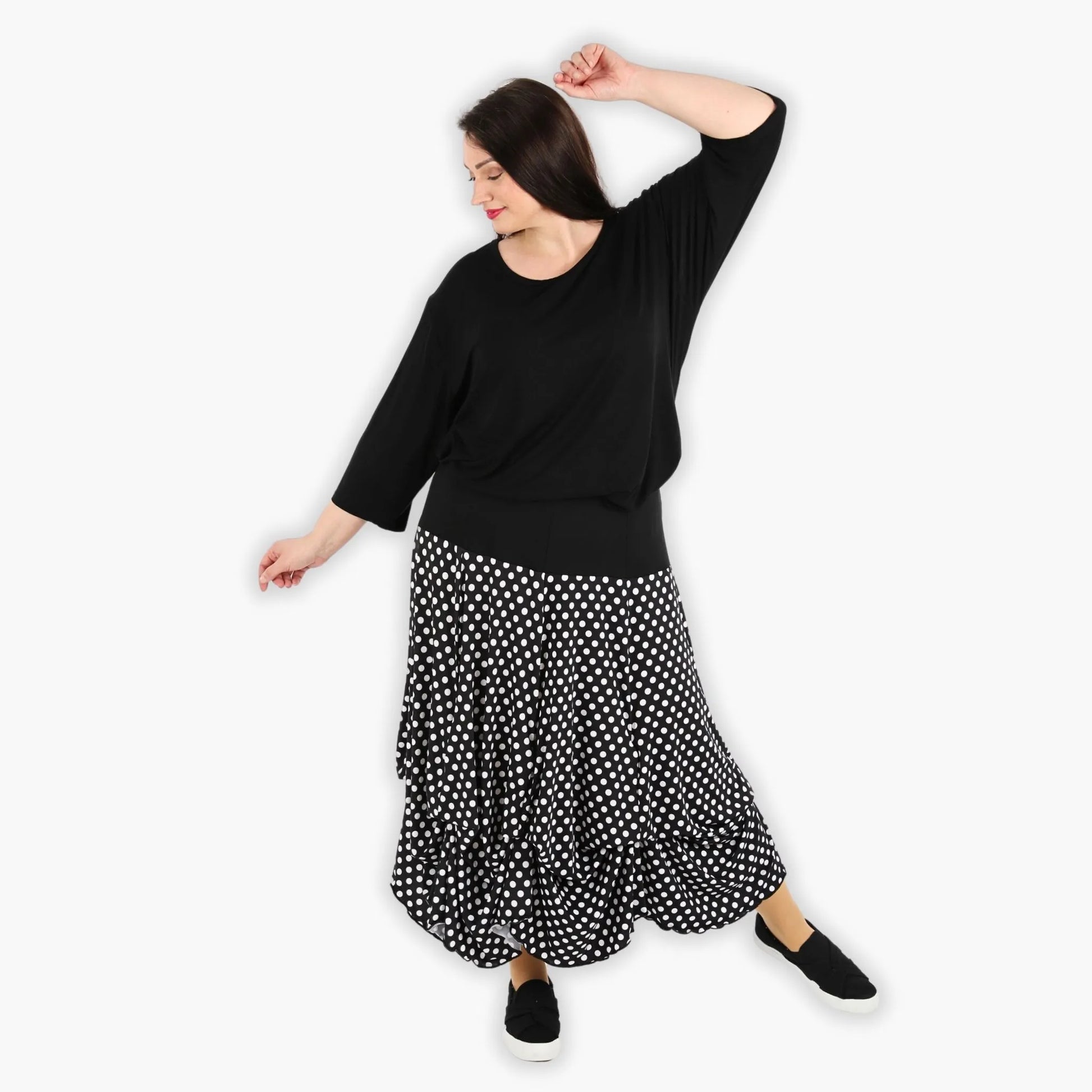  Ballonrock in Schwarz-Weiß mit Punkte-Design aus weicher Viskose - perfekter Sitz für Plus-Size