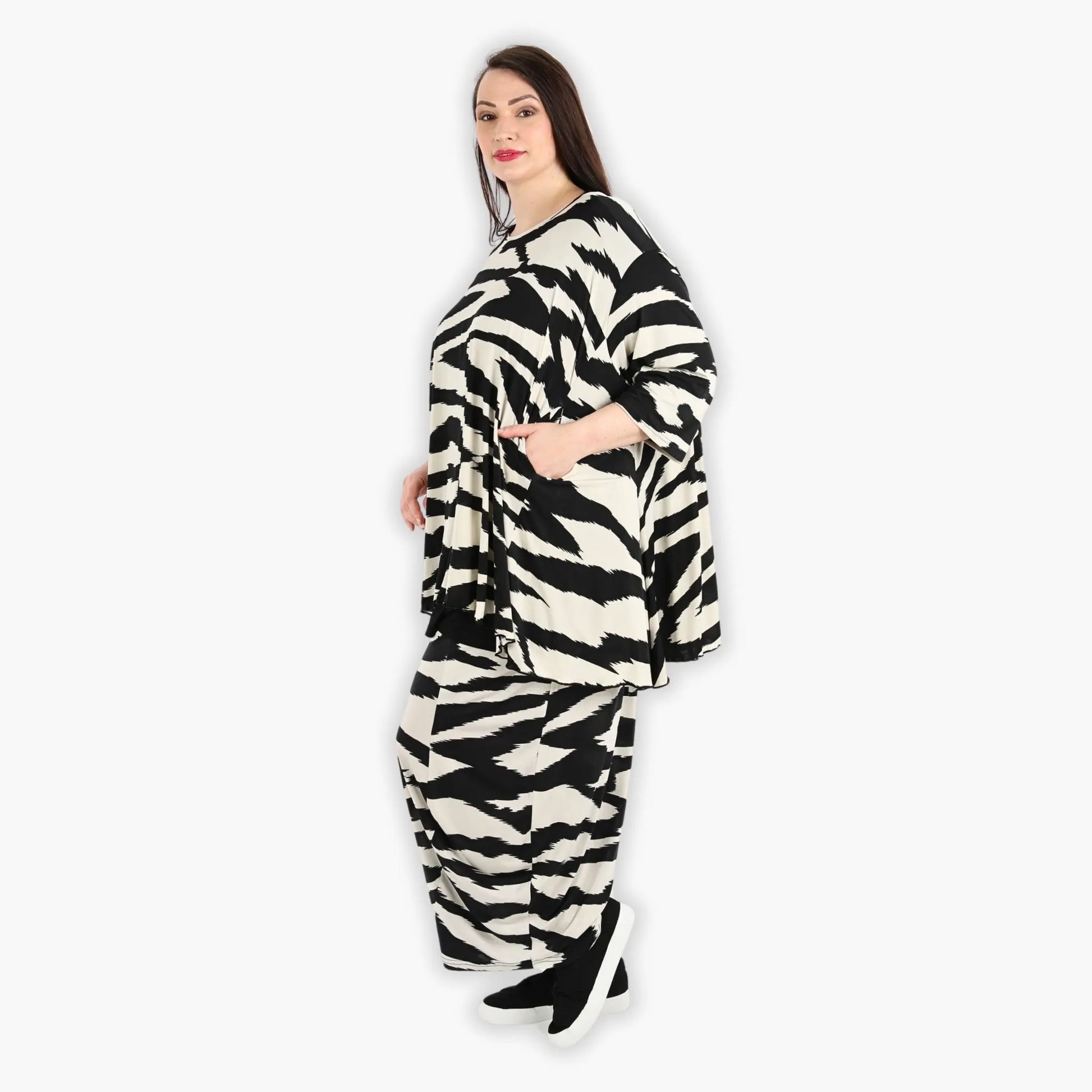  A-Form Bigshirt von AKH Fashion aus Viskose, 1291.00593, Ecru-Schwarz, Zebra, Schick, Modern