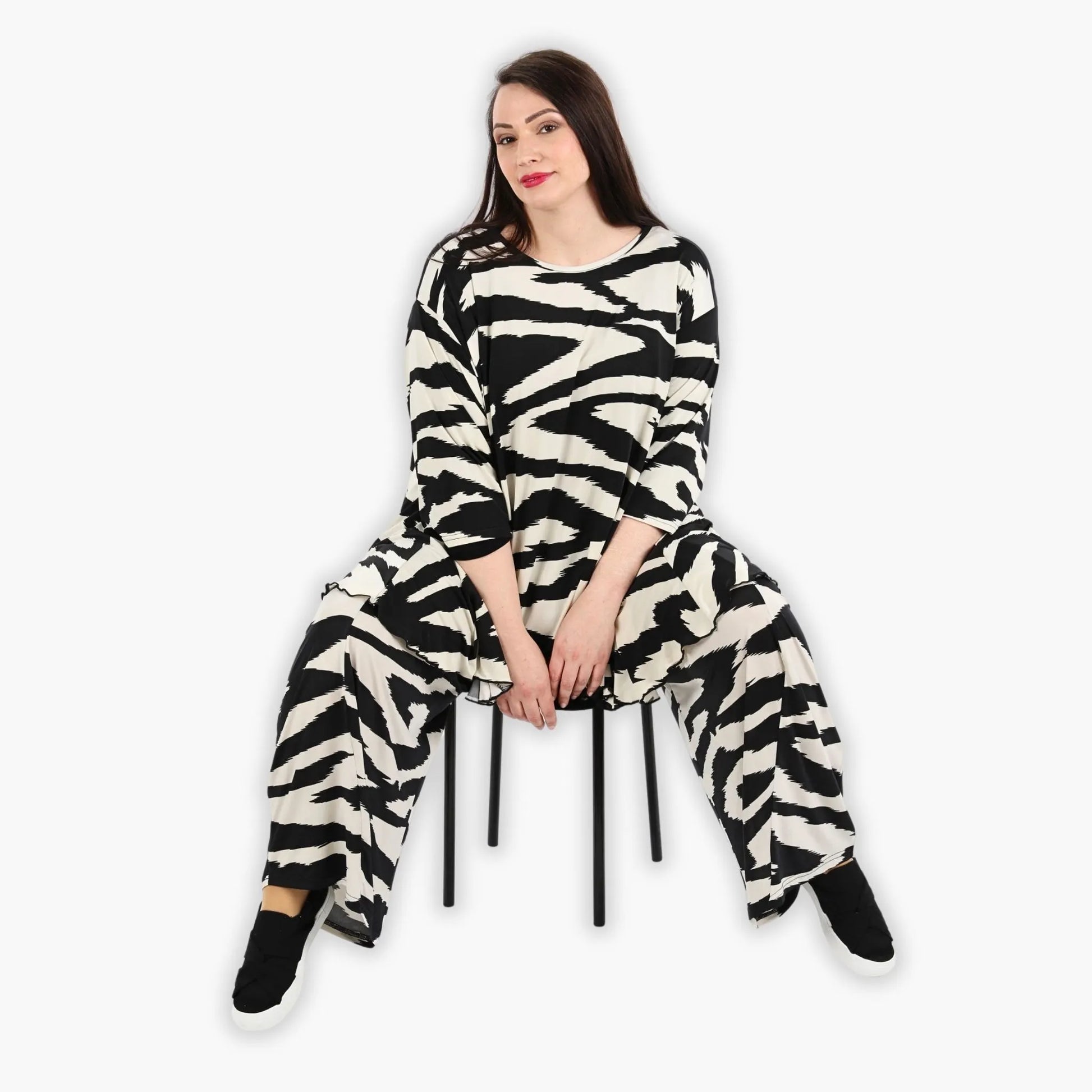  A-Form Bigshirt von AKH Fashion aus Viskose, 1291.00593, Ecru-Schwarz, Zebra, Schick, Modern