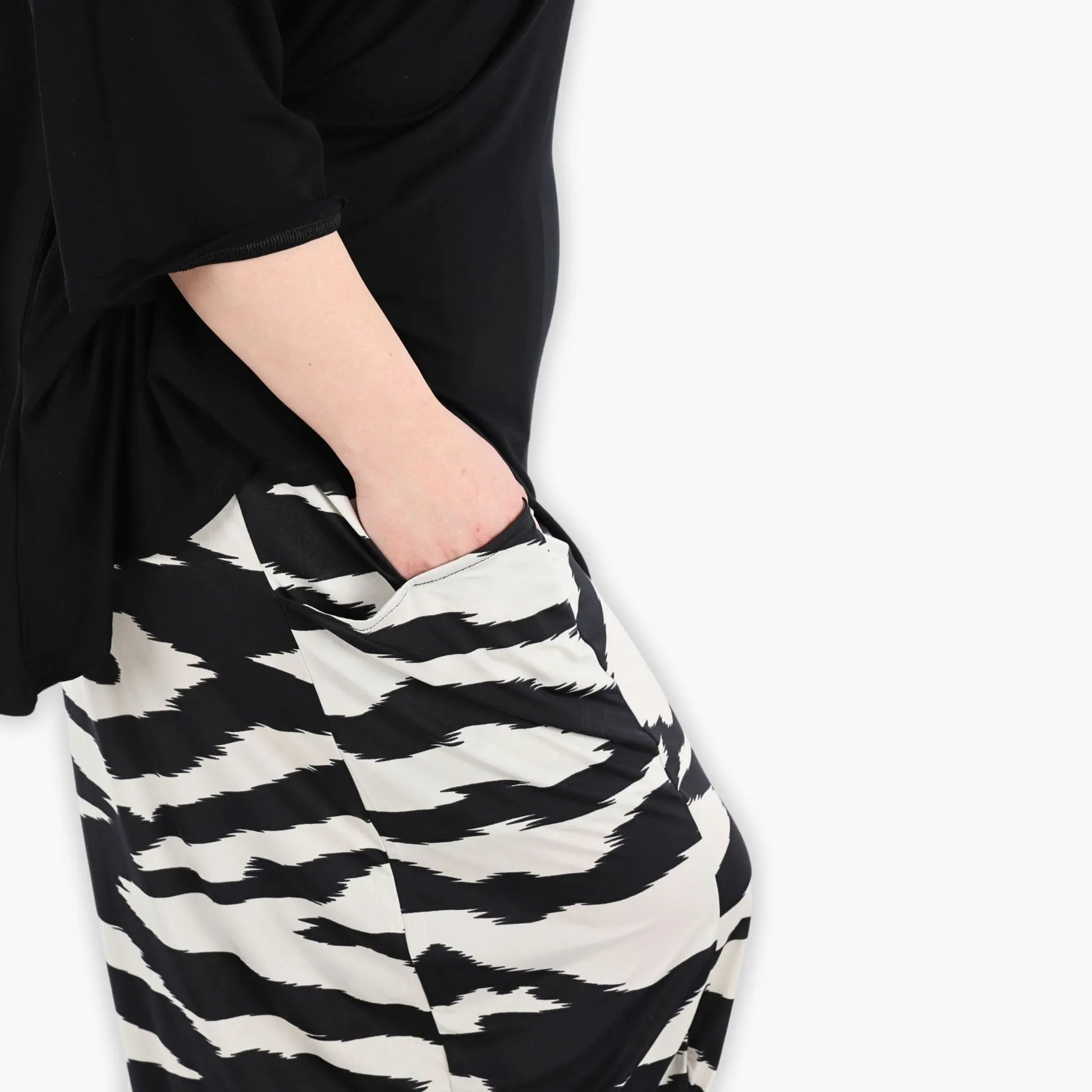  Ballonhose von AKH Fashion aus Viskose, 1291.08069, Ecru-Schwarz, Zebra, Schick, Modern