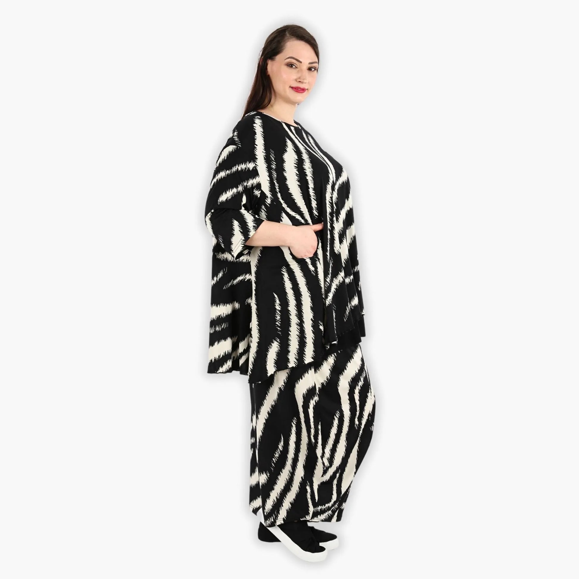  A-Form Bigshirt von AKH Fashion aus Viskose, 1293.00593, Schwarz-Ecru, Zebra, Schick, Modern