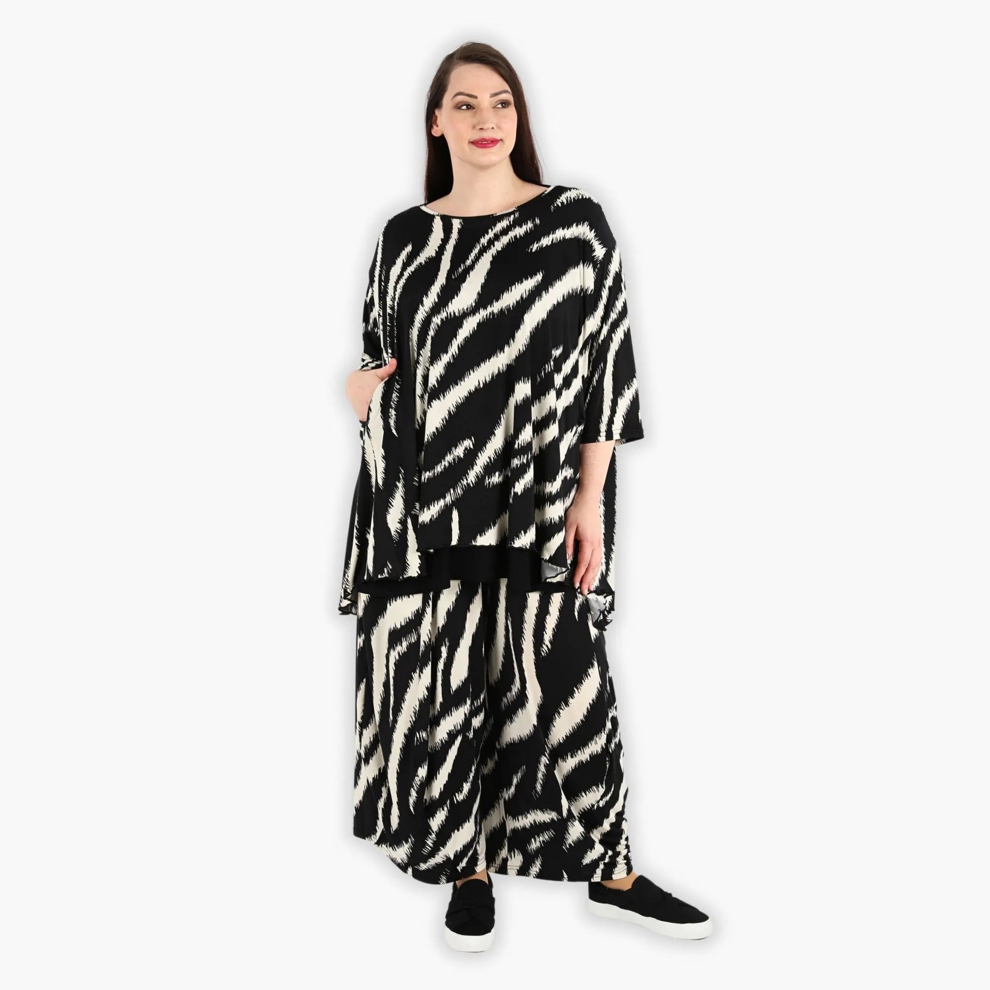  A-Form Bigshirt von AKH Fashion aus Viskose, 1293.00593, Schwarz-Ecru, Zebra, Schick, Modern