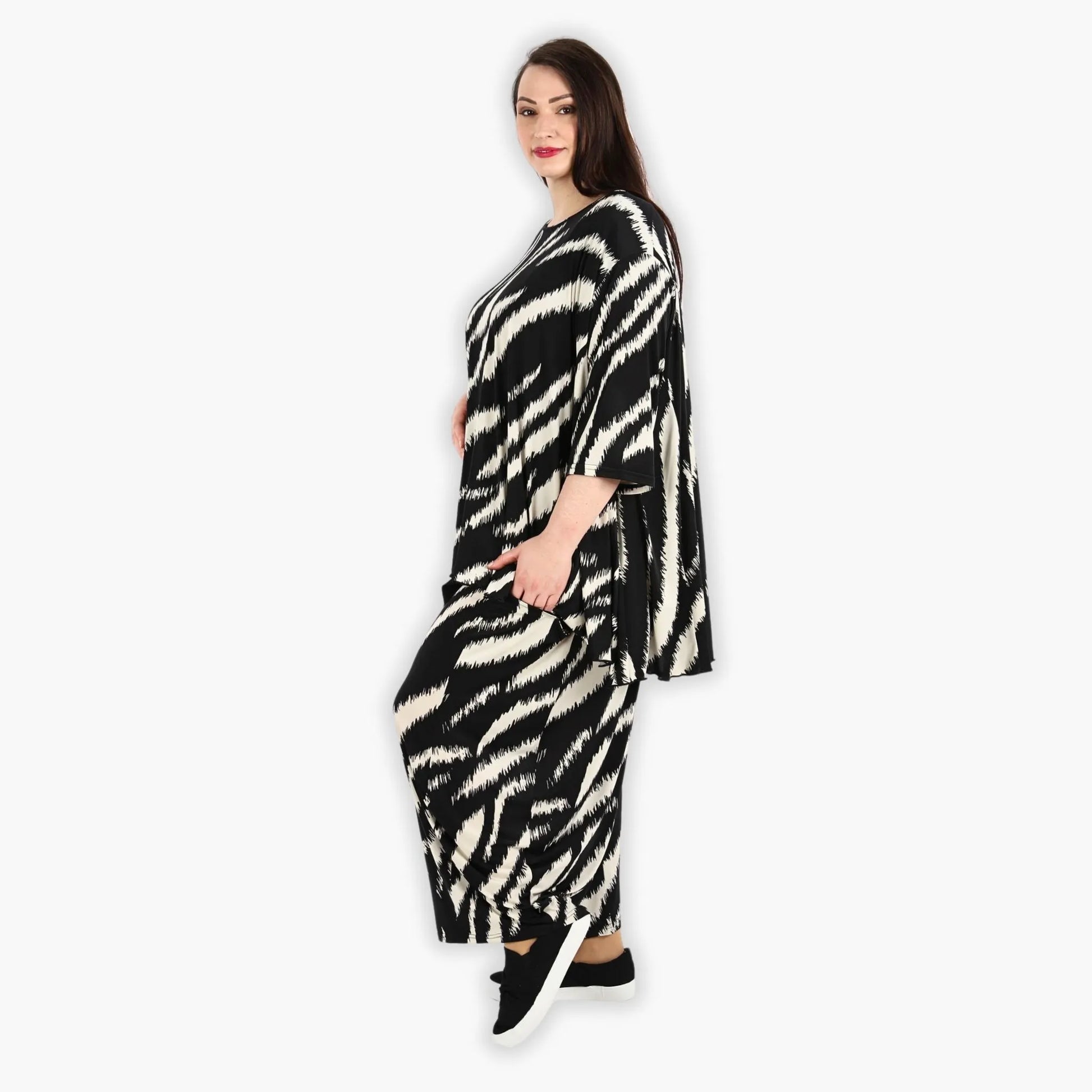  A-Form Bigshirt von AKH Fashion aus Viskose, 1293.00593, Schwarz-Ecru, Zebra, Schick, Modern