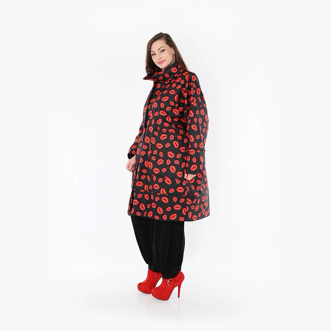  Stylischer Softshell-Mantel in Schwarz-Rot mit praktischem Reißverschluss und Taschen, Curvy Fashion