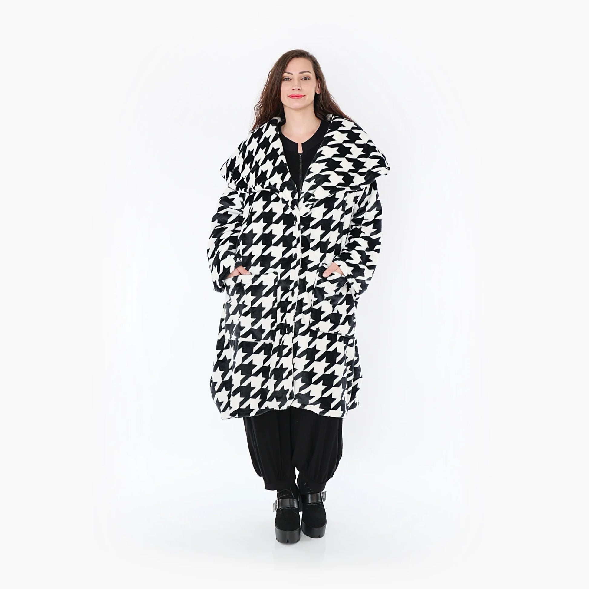  Klassischer Plüsch-Mantel in Hahnentritt-Muster für Curvy und Plus-Size mit Oversize-Schnitt