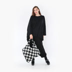  AKH Fashion Tasche in gerader Form, aus Polyester, 1386.08010, Schwarz-Weiss, Hahnentritt