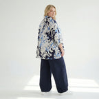  AKH Fashion Jacke in gerundeter Form, aus Viskose, 1574.07092, Weiß/Marine/Blau, Blumen
