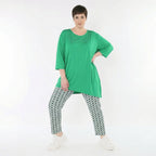 Ausgefallene Bengaline Karottenhose im zeitlosen Lagenlook, stretchig und fein, abstrakt, Marine/Grün/Weiß