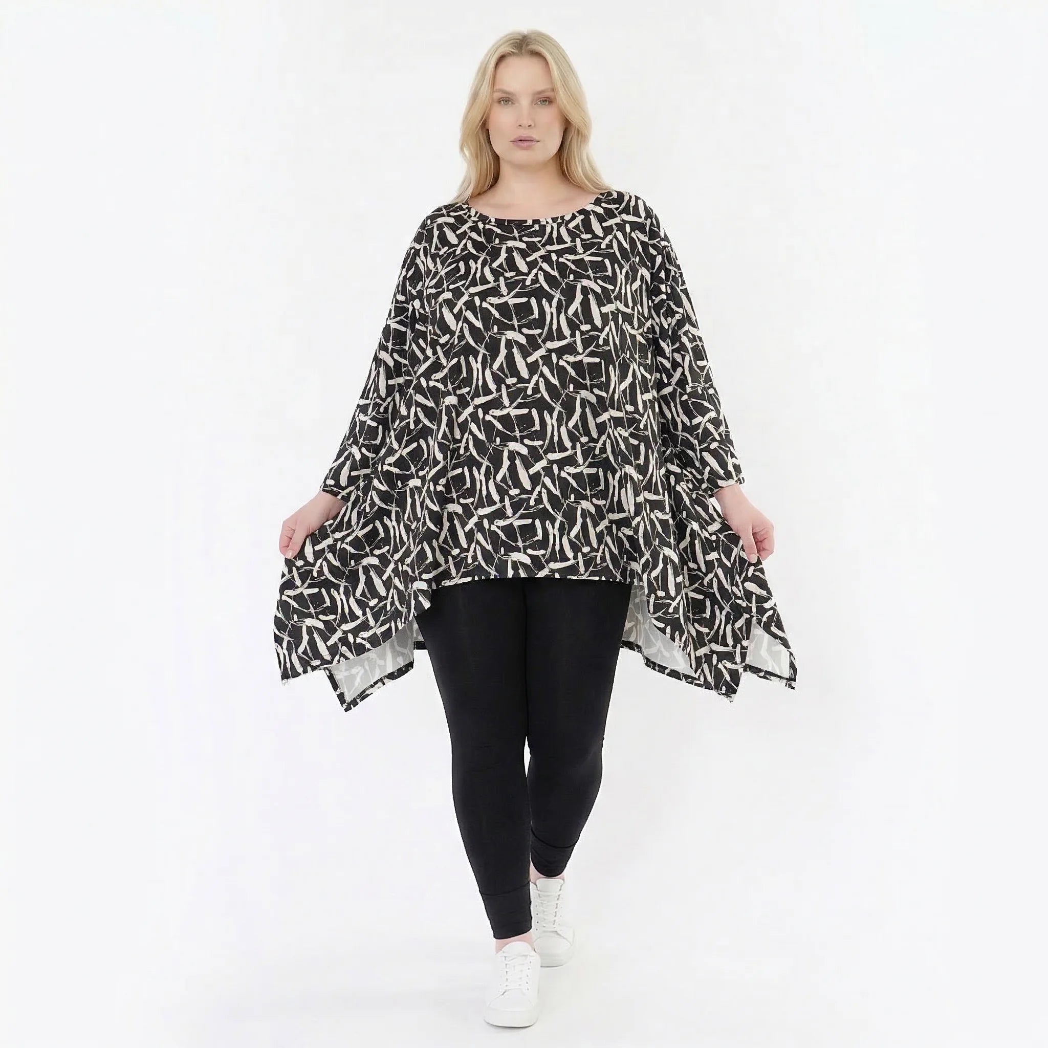Ausgefallenes Oversize A-Form Shirt im angesagten Lagenlook mit pflegeleichtem Stretchmaterial, Schwarz/Weiß
