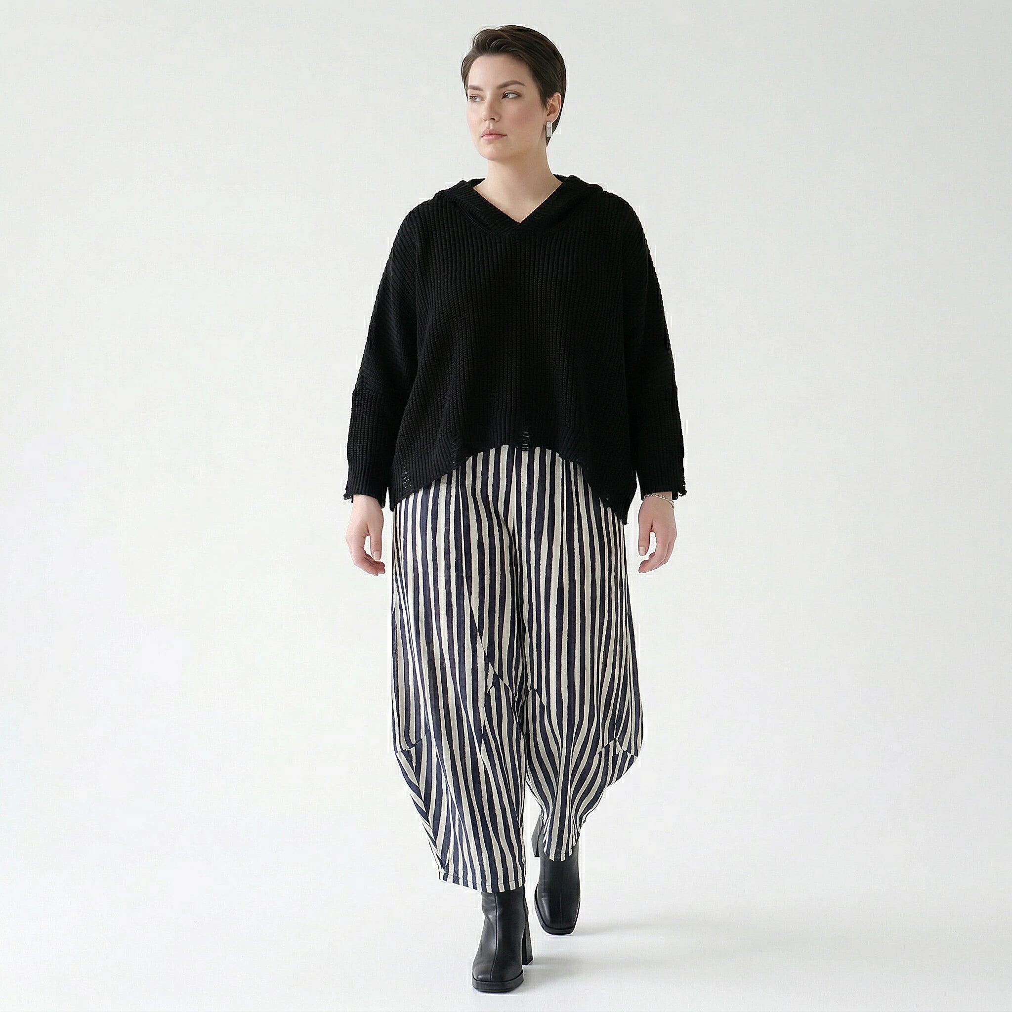 Luftige Ballon Hose in lässigem Lagenlook mit weiter Passform und Blockstreifen Design, Marine/Weiß
