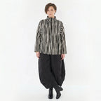 Luftige Oversize Lagenlook Jacke mit Stehkragen und ausgefallenen Blockstreifen, Schwarz/Weiß