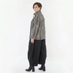 Luftige Oversize Lagenlook Jacke mit Stehkragen und ausgefallenen Blockstreifen, Schwarz/Weiß