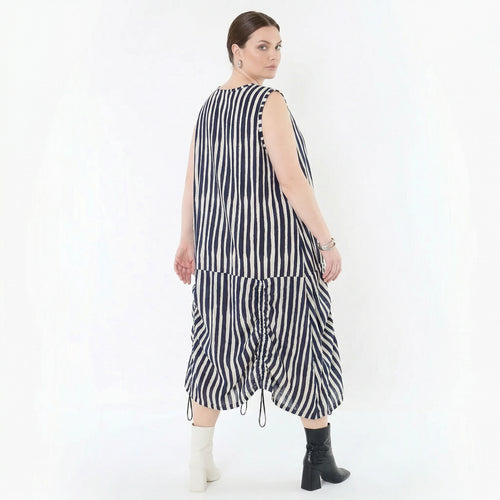 Luftiges Ballon Kleid mit ausgefallenem Lagenlook, raffiniert gerafft, angenehm leicht, Marine/Weiß