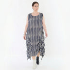 Luftiges Ballon Kleid mit ausgefallenem Lagenlook, raffiniert gerafft, angenehm leicht, Marine/Weiß